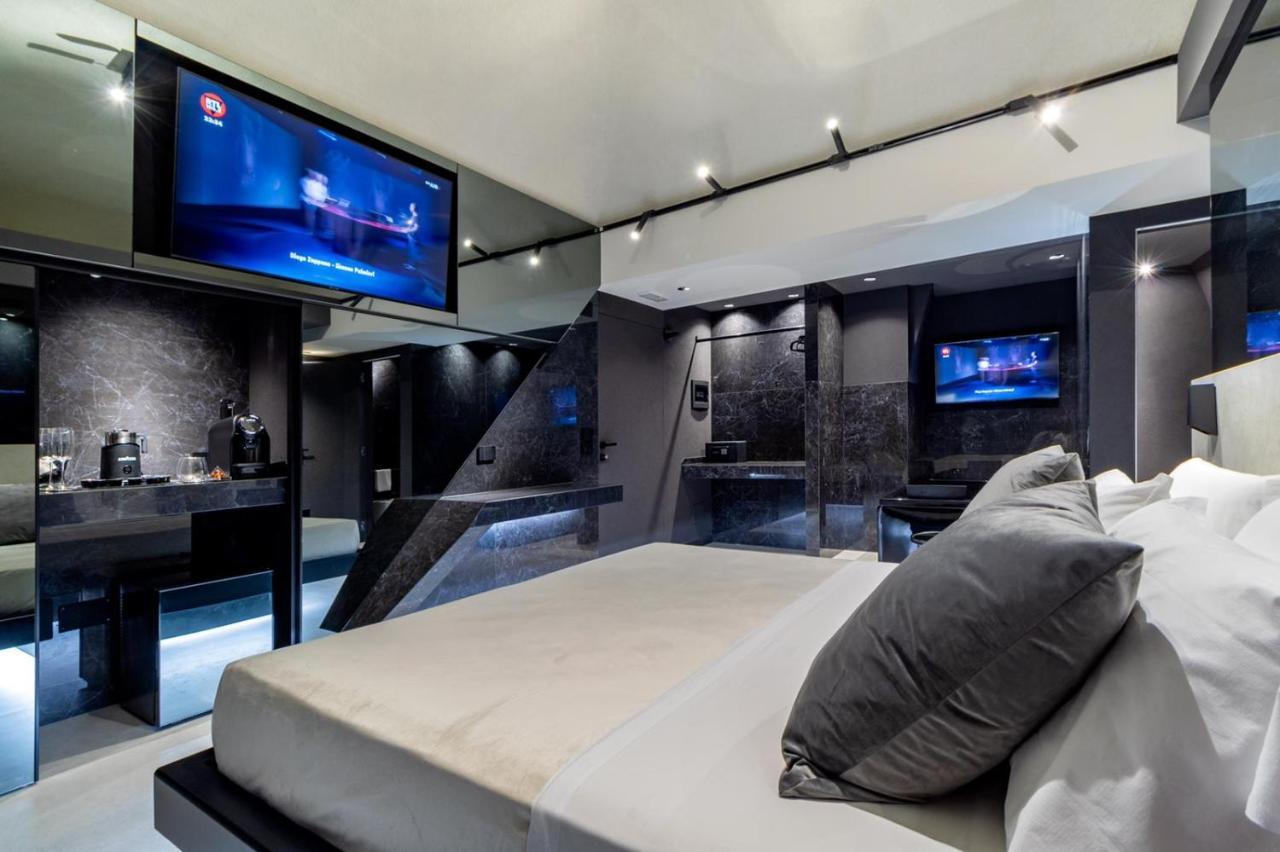 4 Suites " Unconventional Living Rooms " 카타니아 외부 사진